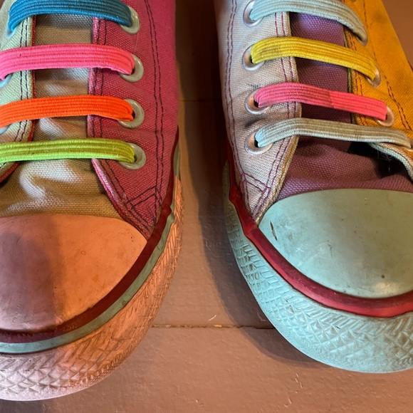 Custom Designed Converse - Picture 3 of 9